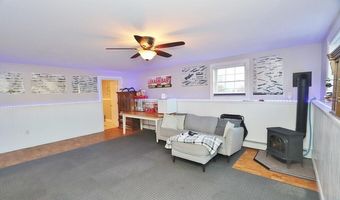 14 Virginia Ln, Bangor, ME 04401