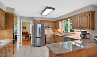 5 Shingle Mill Dr, Canton, CT 06019