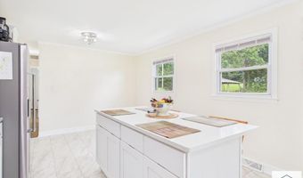 195 Marigold Ln, Ararat, VA 24053