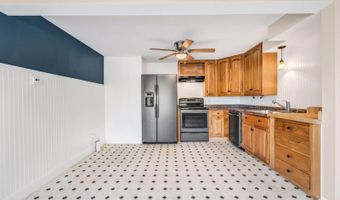 123 Mount Hope Ave, Bangor, ME 04401