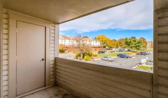 6902 MARY CAROLINE Cir E, Alexandria, VA 22310