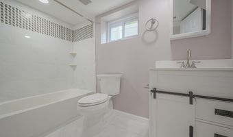 3617 FOUR MILE RUN Dr, Arlington, VA 22206