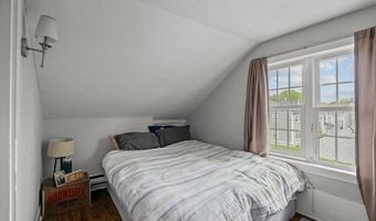 12 Callender Ave, Newport, RI 02840
