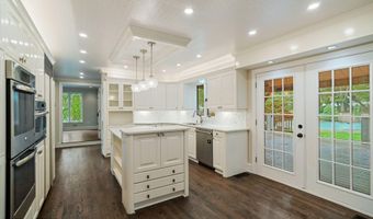 245 Borden Rd, Middletown, NJ 07748