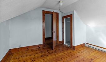 7 Caswell Ave, Newport, RI 02840