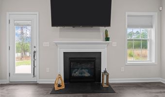 1340 Whitney Dr, Aberdeen, NC 28315
