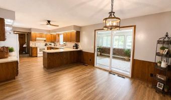 1206 Elm Ave, Ava, MO 65608