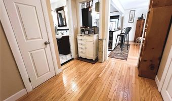 29 Stony Acre Dr, Cranston, RI 02920