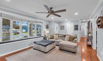 808 Sunset Rd, Beachwood, NJ 08722
