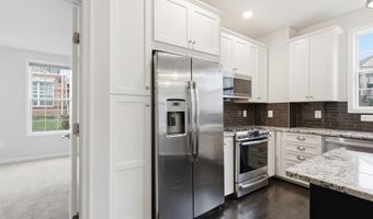 43032 STUARTS GLEN Ter 102, Ashburn, VA 20148