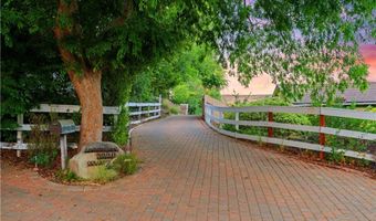 5920 Colodny Dr, Agoura Hills, CA 91301