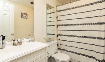 131 Main St 211, Burlington, VT 05401