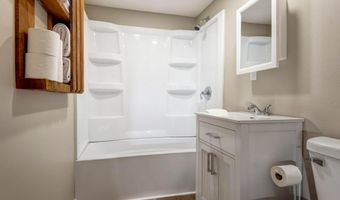 519 State Highway Jj, Aurora, MO 65605