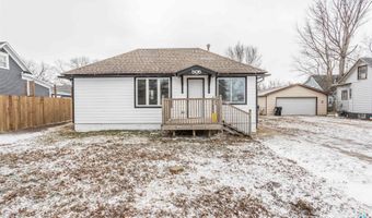 505 W Cedar St, Beresford, SD 57004