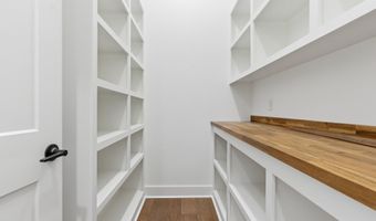 3076 Avilla Manor Trl, Alexander, AR 72002