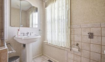 674 E BAY Ave, Barnegat, NJ 08005