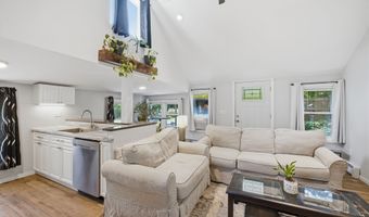21 Arlington Rd, Coventry, CT 06238