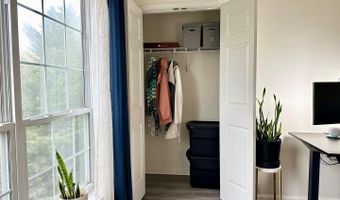 4870 EISENHOWER Ave 407, Alexandria, VA 22304