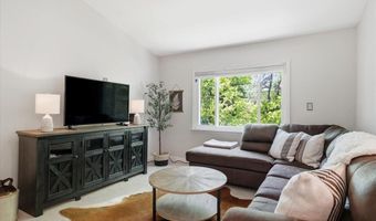 74 Byron Ln, Albrightsville, PA 18210
