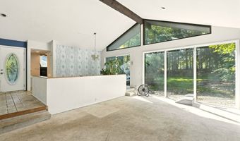 615 Glen Eden Ct, Aurora, OH 44202