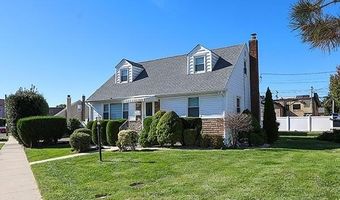 132 Bethel Rd, Albertson, NY 11507