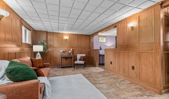 1525 E JOHN St, Appleton, WI 54915