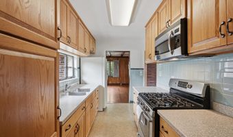 112 ERIE Ave, Barrington, NJ 08007