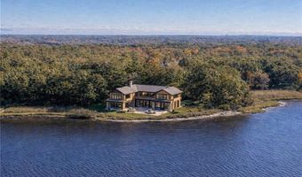15 George W Finnerty Rd, Barrington, RI 02806