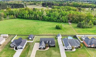 101 Berkshire Ln, Albertville, AL 35950