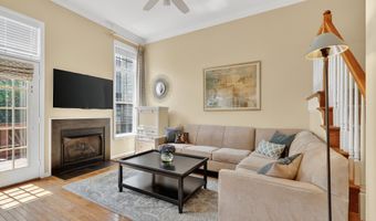 2411 GORGAS Pl, Alexandria, VA 22311