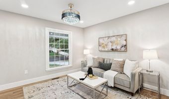 2308 CREEK Dr, Alexandria, VA 22308