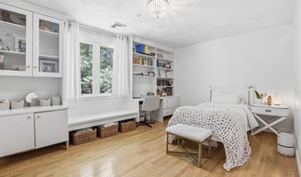25 Revolutionary Rd, Acton, MA 01720