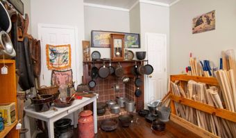 342 S Monroe St, Alderson, WV 24910