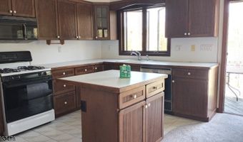 83 Lakeside Dr, Alloway, NJ 07461