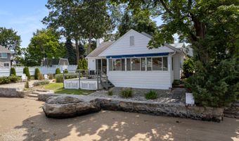 15 River Rd, Branford, CT 06405