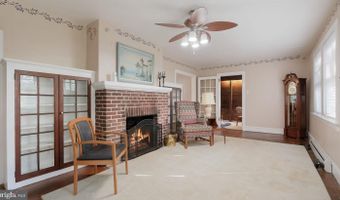 1081 WYNNWOOD Rd, Abington, PA 19001