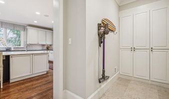 4129 N RANDOLPH St, Arlington, VA 22207