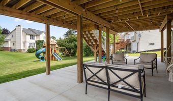 1690 Meadowside Dr, Ann Arbor, MI 48104