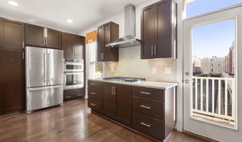 2505 MAIN LINE Blvd, Alexandria, VA 22301