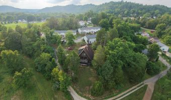 5 Lakeview Dr, Barboursville, WV 25504