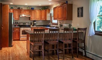 21 Annandale Ter, Newport, RI 02840