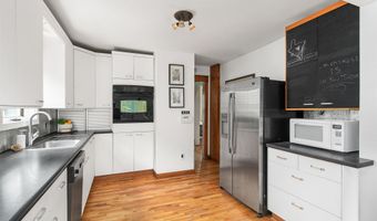 204 51st St, Des Moines, IA 50312
