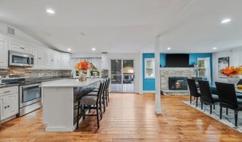 62 Bayside Ave, Amity Harbor, NY 11701