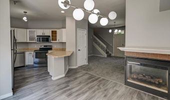 62 S Gardens Way, Fitchburg, WI 53711