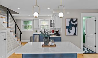 20 Summer St 2, Newport, RI 02840