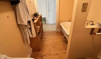 44 Watershed Rd, Bethel, VT 05032