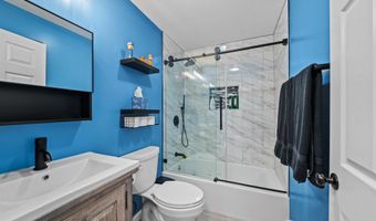 162 Lakeside Oaks Dr, Barrington, NH 03825