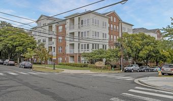 801 S GREENBRIER St 412, Arlington, VA 22204