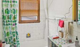 1423 S 7th St, Aberdeen, SD 57401