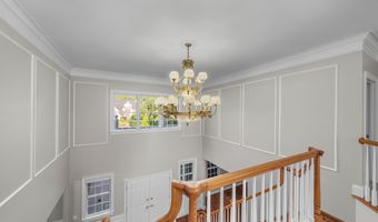 2086 Autumn Hill Dr, Ann Arbor, MI 48103